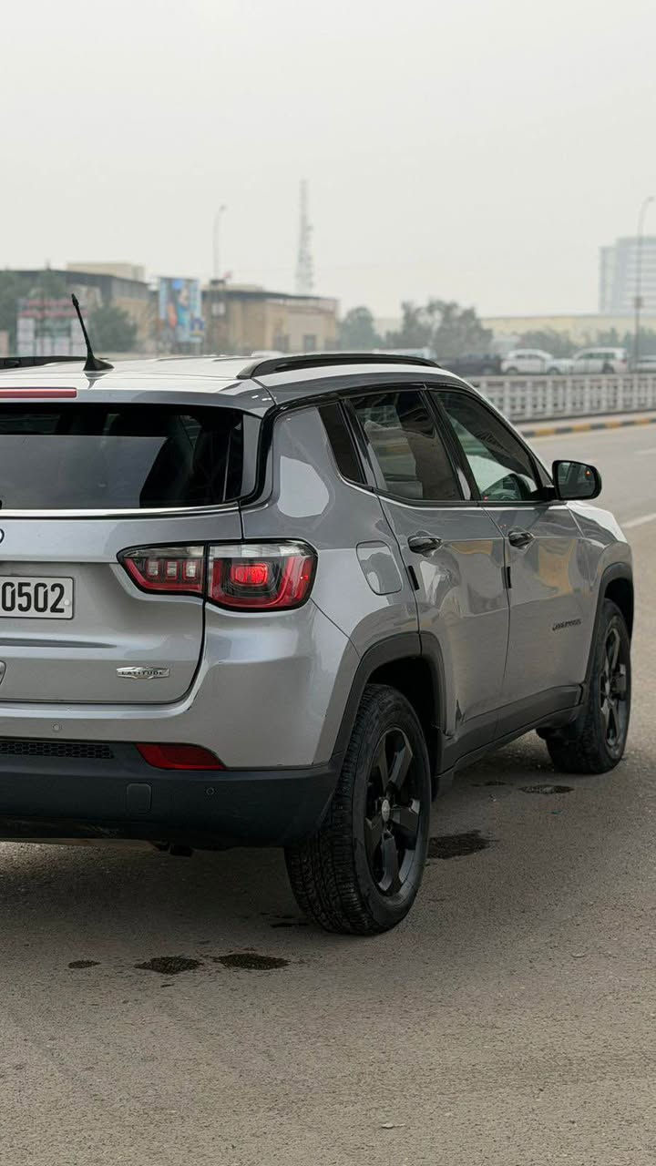 يالله جيب كومباس مديل 18 رقم اربيل بأسمي هزة ورقم وسنوية كله جديد حادثها خشم جاملغ وخشم البنيد بدون تبديل وبدون دواخل شرط الفحص ماشيه 120 كيلو سيارة جاهزة للأخير مكينة كير حدادة تبريد طخم تاير مابيها اي نقص موصفاتها اشاير بل مري لد امامي خلفي رادار امامي خلفي وجانبي وحساس خلفي كشن تتفئه تبريد وجلد كهرباء سيارة فول عدا بنراما بيع فقط سيارة احلى من صور السعر 133 وبيها شي كلش بسيط
***********
*********** البصرة, العراق
