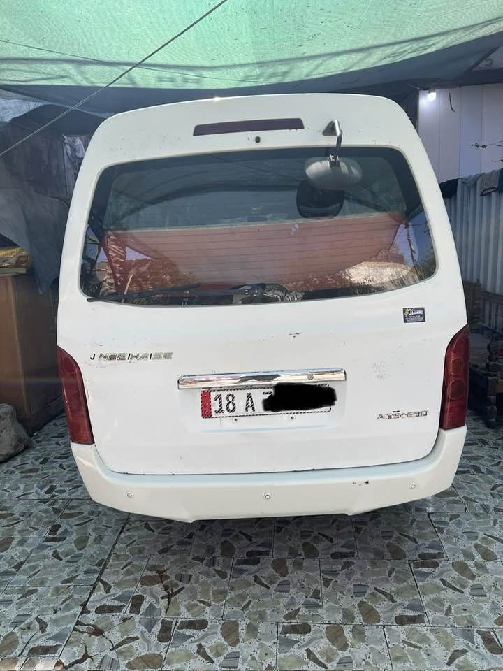 السلام عليكم من رخصت الادمن 
جمبي H1للبيع موديل 14 كير محرك اكسن خير من الله 

حداديه حلوه تخم تاير مكان السياره بابل أي ستفسار 

اتصل وخادم السعر 82 وبيه مجال *********** 
***********
