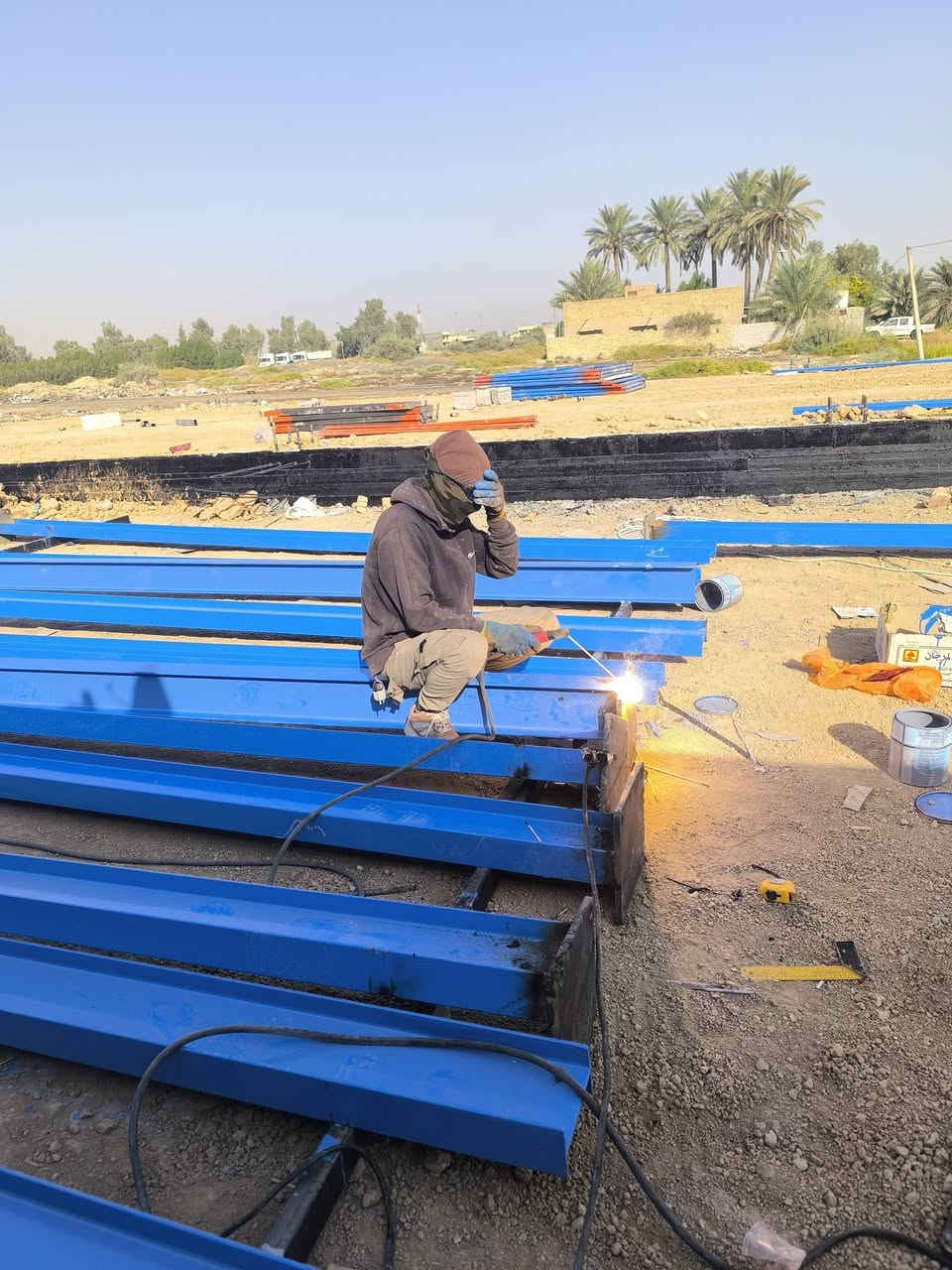 حدادة أبو الجود  لعمل الجملونات 

تقدم لكم البناء بطريقه الهياكل الحديدية 

مجمعات تجارية # جملونات @مخازن @كي سبان 

#مسقفات 

#قاعات دواجن 

بناء حسب المواصفات والمخطط 

نعمل في جميع محافظات العراق

للاستفسار ومزيد من المعلومات
 اتصل باالارقام التالية
***********
*********** واتساب
