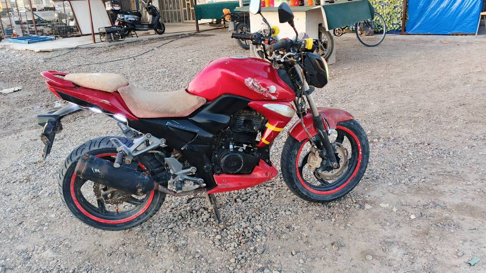 سلام عليكم  موطور سايم بطح للبيع المكان الرمادي الموطور مانقصه كلشي جاهز شغل وطلع سعر 500وبيه مجال للطيبين تواصل ‏‪***********‬‏
