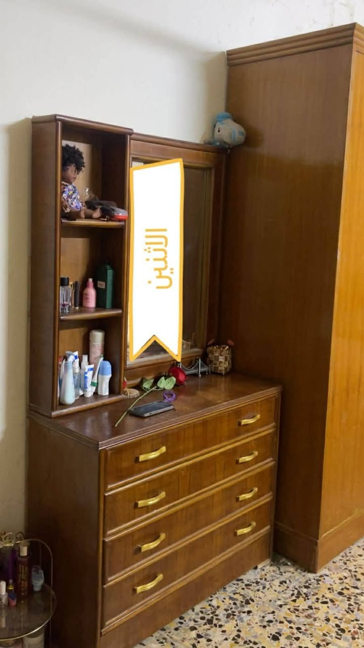 السلام عليكم
جربايات للبيع ثلاثه ب200 الف تفاصيل اكثر خاص
ميز للبيع مع مكتبه السع 150 الف


**إذا كنت صاحب هذا الإعلان وتريد حذفه لأي سبب، رجاءا أرسل رسالة إلى الدعم الفني**