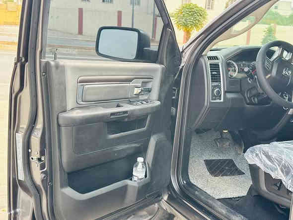 رام 2023
SLT
ماشيه 43 الف
بدون داخلى بدون اربااك
3 قطعه صبغ صفحه 
*********** - 195$
