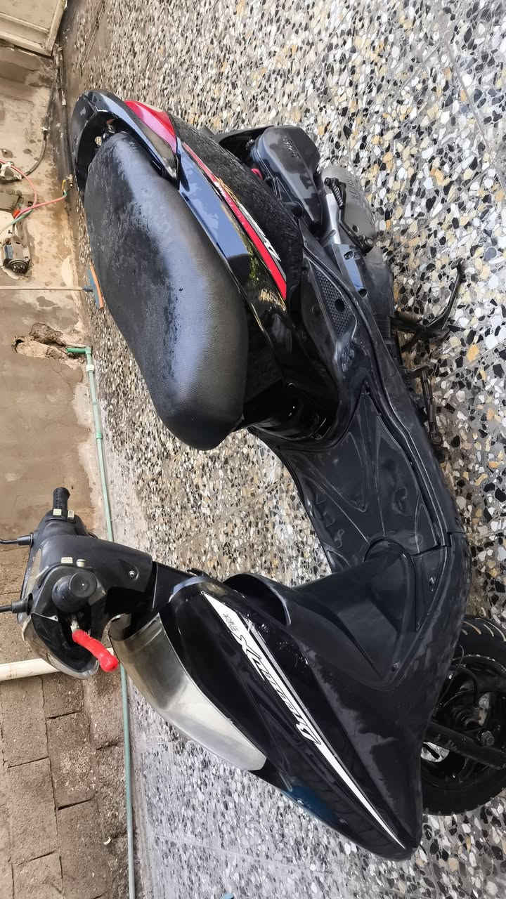 السلام عليكم دراجه بريز للبيع مال رمبه منزلهه ع ايدي مابيهه نواقص بسيطه كلش دراجه مكبنتهه خير من الله مامفتوحه بلاديه السعر ٥٥٠  العنوان بغداد مدينه الصدر *********** واتساب
