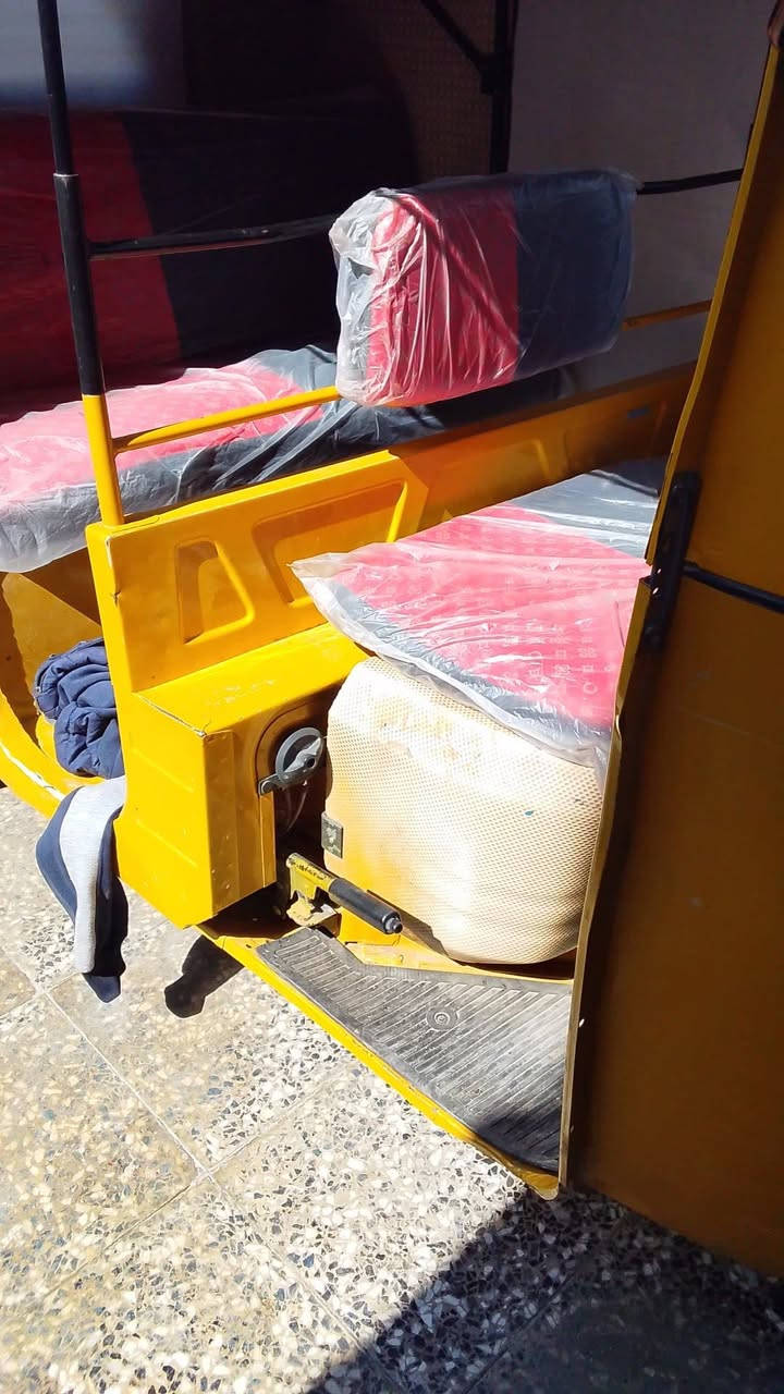 تكتك 20 رقم نكليزي بغداد تحويل ثاني يوم من ايدك للشارع كامله ..***********
