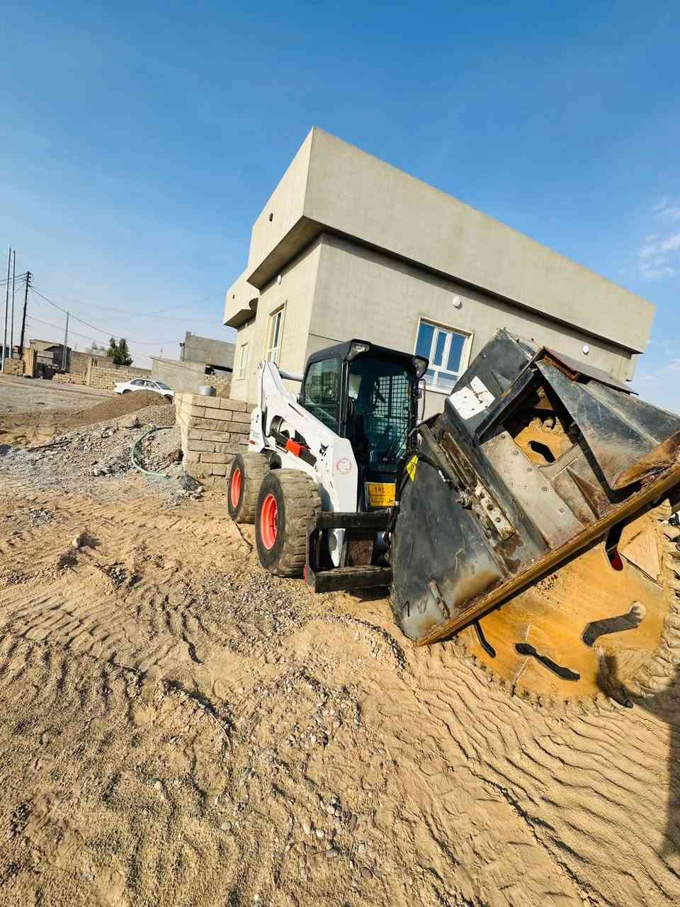 السلام عليكم ورحمة الله
بوبكات 850 فول مواصفات موديل 2022
مكفوله كفاله عامه اليه جديده بل شقل 
ما مفتوح بيها برغي كفاله عامه ويل سو 24 جدا نضيف اليه تاخذها من الشغل تاخذها 3 ايام تفحص ترايك للبصره  مشتغله 2000.0 اليه بلاديه على وضع الشركه 
الشراي يتصل 

: ***********
