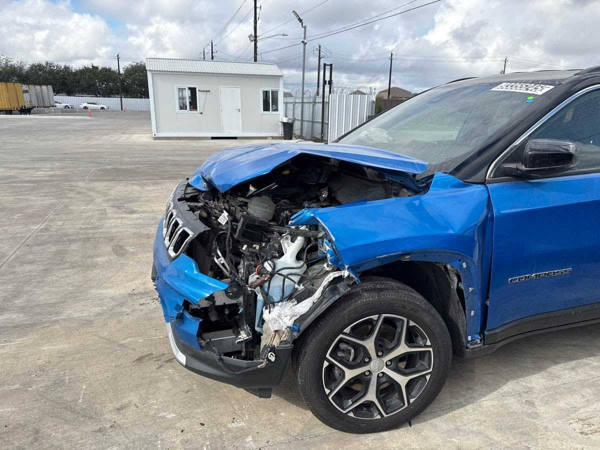 JEEP compass LIMITED 2024
مشحونه مباشر للعراق
#السعر 86 ورقه داخل الميناء بدون تصليح بدون كمرك
للأستفسار الاتصال على الرقم التالي
*********** اتصال أو واتساب
