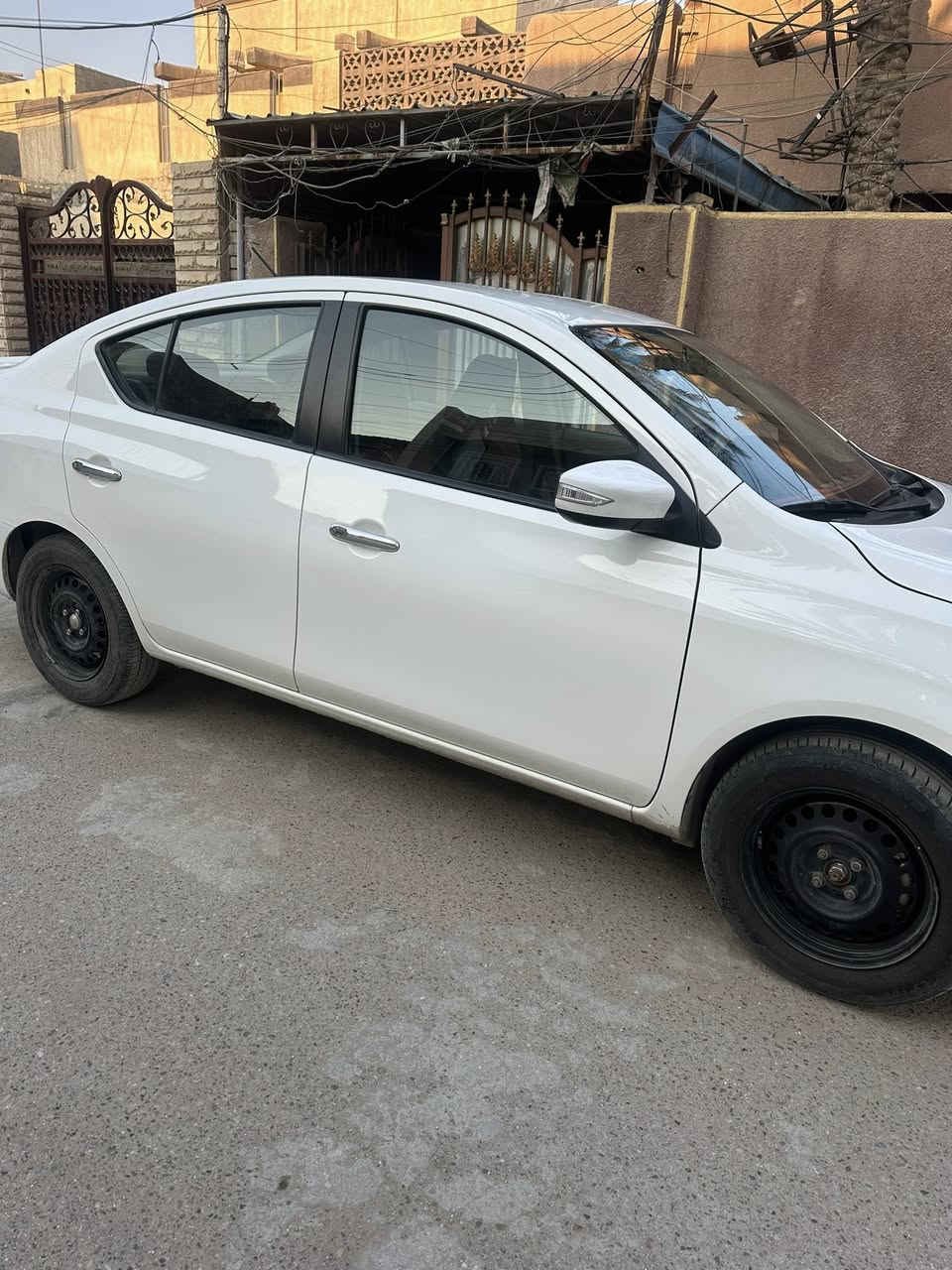 السلام عليكم نيسان مصري ٢٤ ماشيه٣٩ باسمي بغداد السعر ١٢٦ بيها مجال قليل مكاني حي الاعلام شارع الضغط ***********
