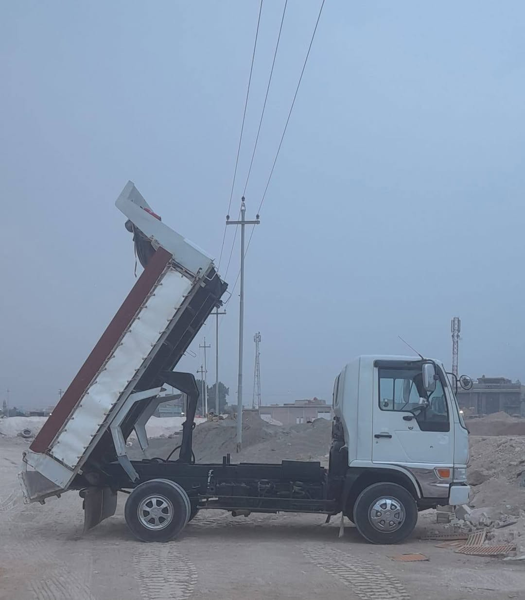 السلام عليكم هينو تك قماره للبيع منزل موديل رقم وهزه وسنويه جدد سنويه بسمي للستفسار اكثر ***********
