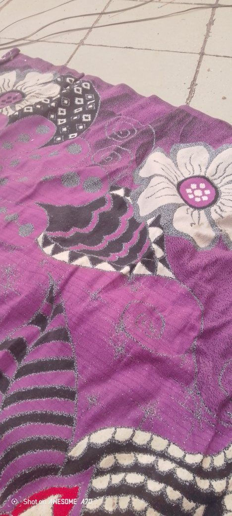 زوليه للبيع نظيفه جدا استعمال قليل مابيه ضرر قياسها 3 في 6 سعرها 100 وبيه مجال قليل الاستفسار ع رقم ***********
