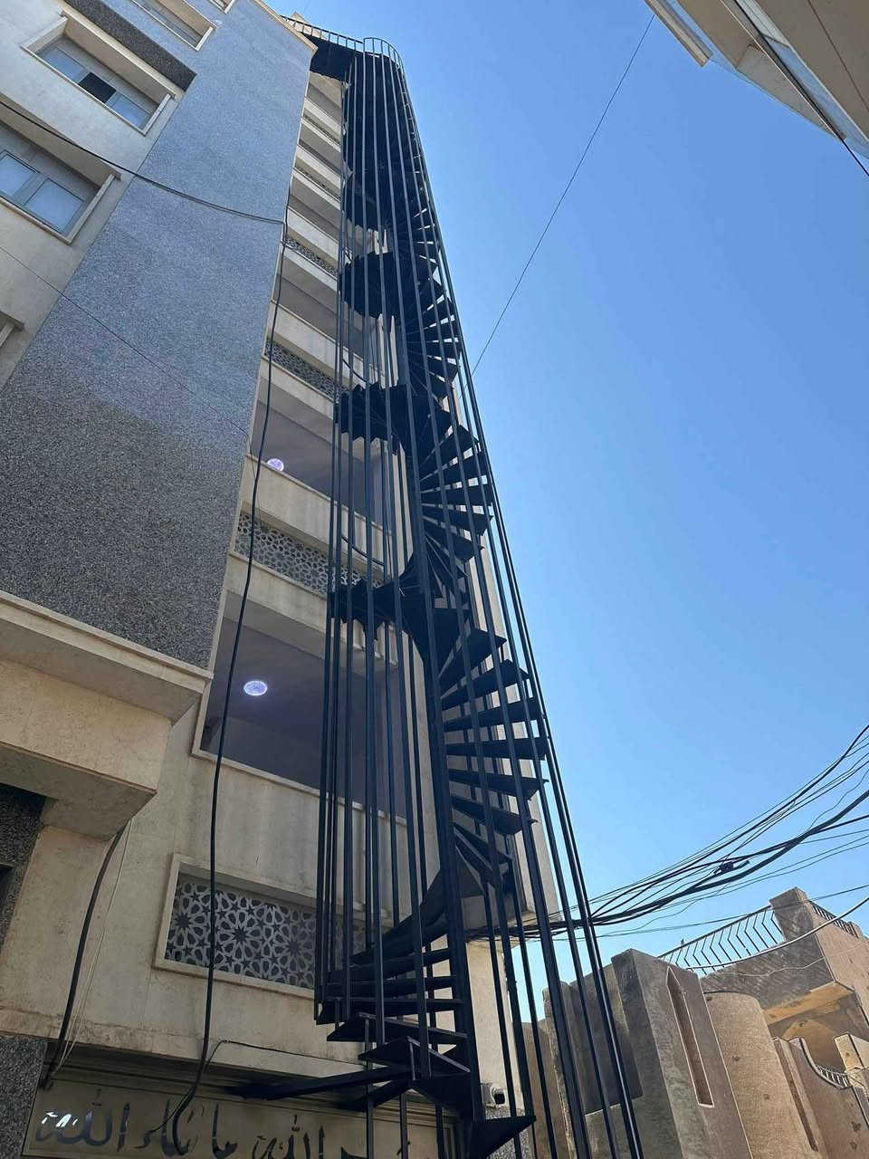 حدادة الاخلاص نعمل جميع اعمل الحداده ابواب قاصه 
شبابيك امحجرات سقائف كيسبان سقائف سطح جينكو 
ابواب رئيسي اسلايت سقائف شناشيل ***********
البصره فقط وانواحي ولقضيه البصرة, العراق
