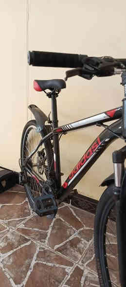 بايسكل 🚴‍♂️ حجم 26  رياضي  ماركه اديداس 
متواجد على رقم ***********  
مالسعر   ١١٥
