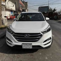 للبيع توسان 2018 خليجي السعر 193 ورقة بيها بارد بالباب الايمن الخلفي و...