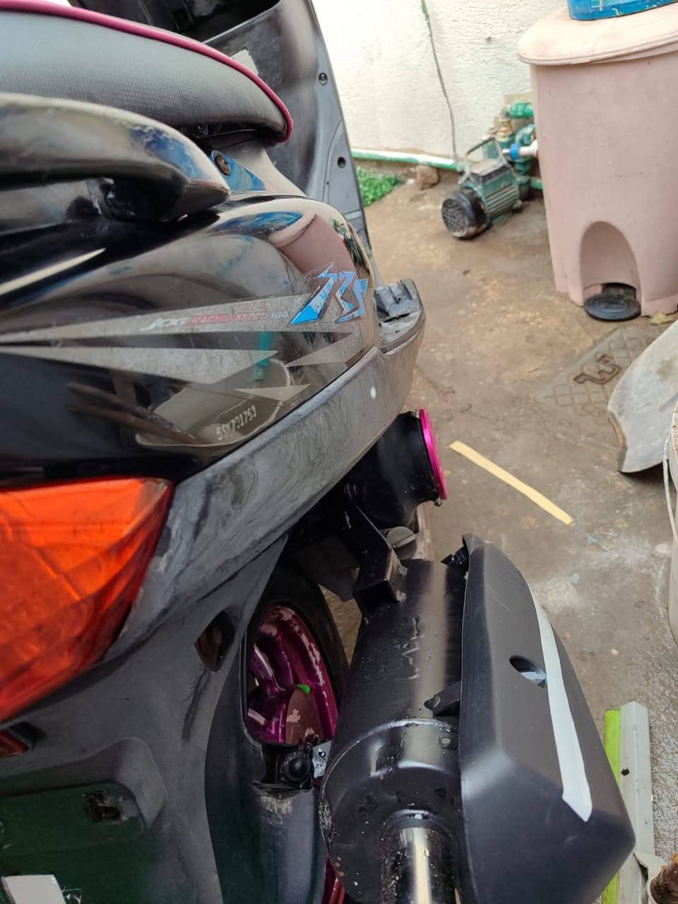 سلام عليكم دراجه للبيع جديده كله بلاديه كفرات مختمه كله بلاديه بيه شلعه شك لكاع مكان الدولعي شراي خاص ***********
