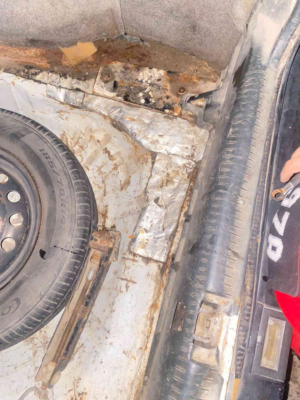 سلام عليكم
اوبل فكترا حجم 16 مكينه بدايه صرف موديل 89 محدثه 94 دواير مصلحه كهربائيات شغاله سنويه خضره بيها طخه بالصندوك  رقم نينوى كوبون

شرط التحويل مكاني موصل جانب الايمن سعرها 35 بيها مجال بسيط غير متواجد ع الفيس

***********

***********
