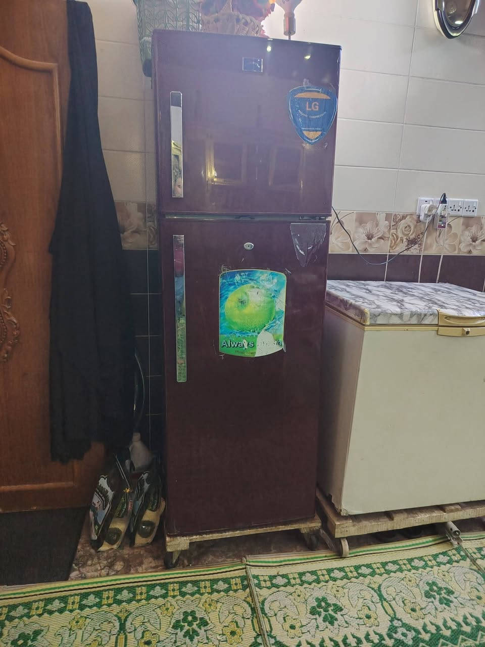 سبلت ٦٠٠
ثلاجه ٢٠٠
مجمده ٢٠٠
ثلاجه ١٠٠
مجموع مليون و١٠٠ وبيهن مجال مكلف بلنشر *********** اليعجبنه يتصل على رقم
