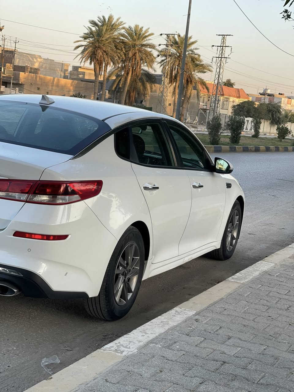 السلام عليكم 
اوبتما 20 جديده السياره 
جازه ما ناقصه اي شي حادثه بنيد او او حافت جاملغ امامي مصبوغ ع كده بدون دواخل مكفول والباقي مكفول ماشيه 82  مواصفات معروفه شاشه رادار تحديد مسار  السعر 148 او بيه مجال قليل 
مكان السياره الحله 
هـ***********
