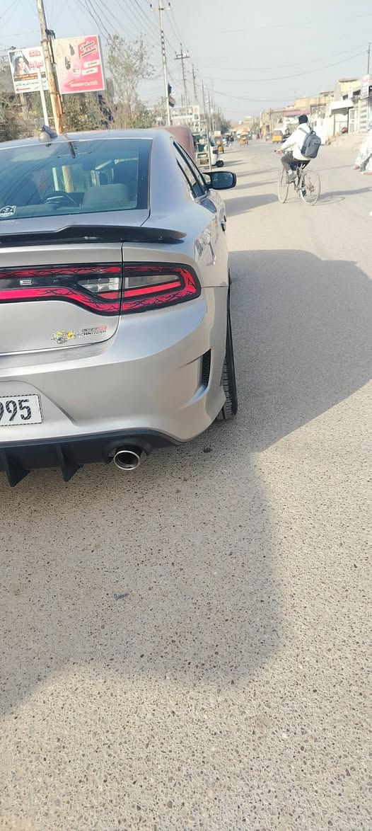 سلام عليكم جارجر  2015 للبيع سياره جديده مكينه كير كسل تخم تاير جديد سياره ما عوزه شي حادث طخه بل جاملق خلفي و لمامي صفحت يمنه  بدون يرباك بدون دواخل ماشيه 115 بسمي سياره بكان بغداد
السعر 175 بيها مجال قليل
***********
