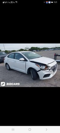 من رخصة الادمن اكسنت بيضاء موديل  ٢٢ وارد امريكي السعر ١٣٨ وبيه مجال م...