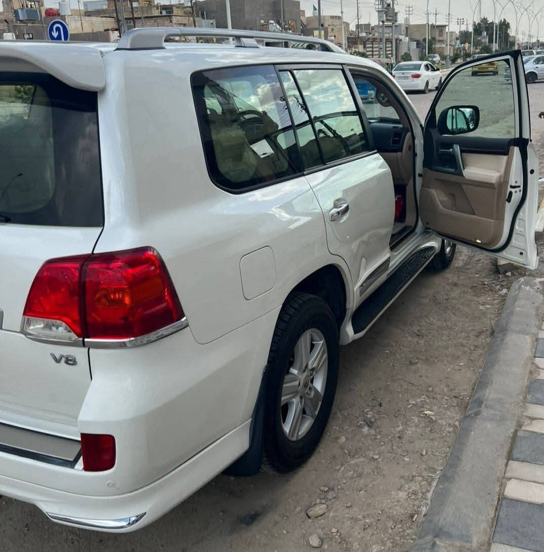 لاندكروز ٢٠١٤ فئه VXR محرك ٨ سلندر أعلى فئه باللاند.. رقم بصره بسمي تحويل مباشر.. كفاله ماعده دعاميات رش وتكحيل بسيط كل شي موضح بالفيديو وسونار مرفق .. ماشيه أكثر من ٢٠٠.. على أيدي صارلها ٧ سنين عندي   مكانها بصره
السعر  ٣٧٥ بي مجال
بيع او مراوس بلاندكروز موديل اقل حتى لو بيها صبغ لان محتاج فرق
 اخوان السياره فكسار مواصفات لكزس وليست جكسار يعني لحد يقارنها 
***********
السياره بالبصره
لاندكروز ٢٠١٤ فئه VXR محرك ٨ سلندر أعلى فئه باللاند.. رقم بصره بسمي تحويل مباشر.. كفاله ماعده دعاميات رش وتكحيل بسيط كل شي موضح بالفيديو وسونار مرفق .. ماشيه أكثر من ٢٠٠.. على أيدي صارلها ٧ سنين عندي   مكانها بصره
