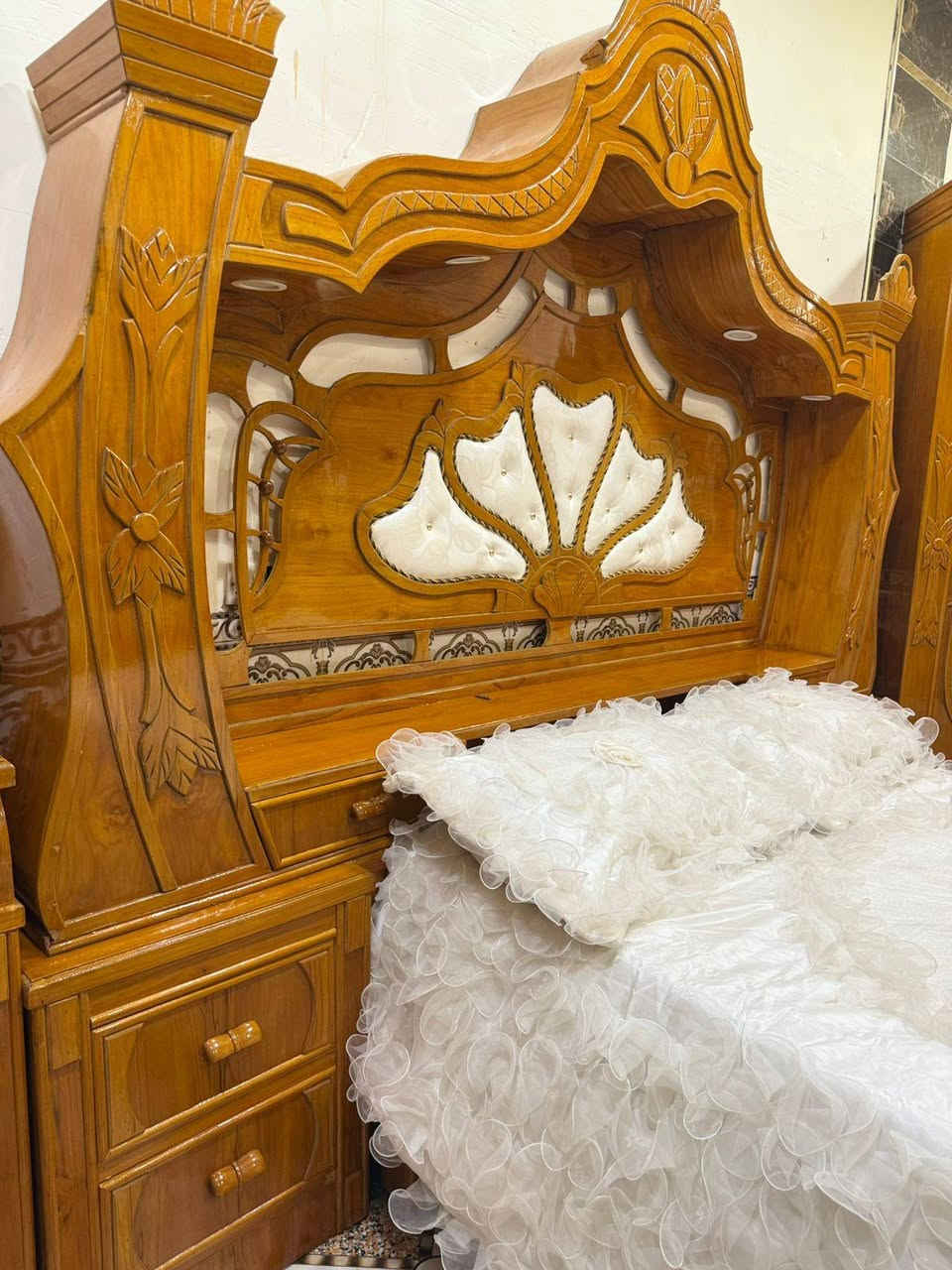 متوفر لدى الجشعمي 🌹
غرفة نوم نجارة معمل الجشعمي
مستخدمه 15 يوم 
السعر خاص
كنتور 6 باب ملحق  
قياسات :   الكنتور
الطول : 350
الارتفاع :270
⭐️⭐️⭐️⭐️⭐️⭐️⭐️⭐️⭐️⭐️⭐️⭐️
😍😍 يقدم لكم معرض الجشعمي اجمل الغرف بأسعار مخفضة 👍،، زورونا ألرمادي التأميم شارع المشاتل قرب ركن المدينه 
للأستفسار ***********
