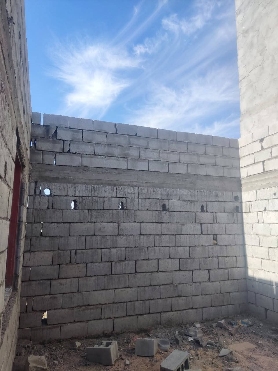 سلام عليكم خلفه بناء ولبخ ونثر شغل درجه اولى موقع العمل ابي الخصيب للاتصال ***********
