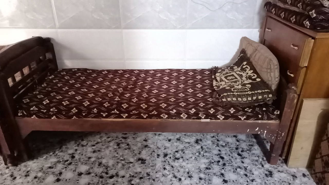 تخوته للبيع ثقيل سعر الواحد 40 الف
حي انتصار ***********
