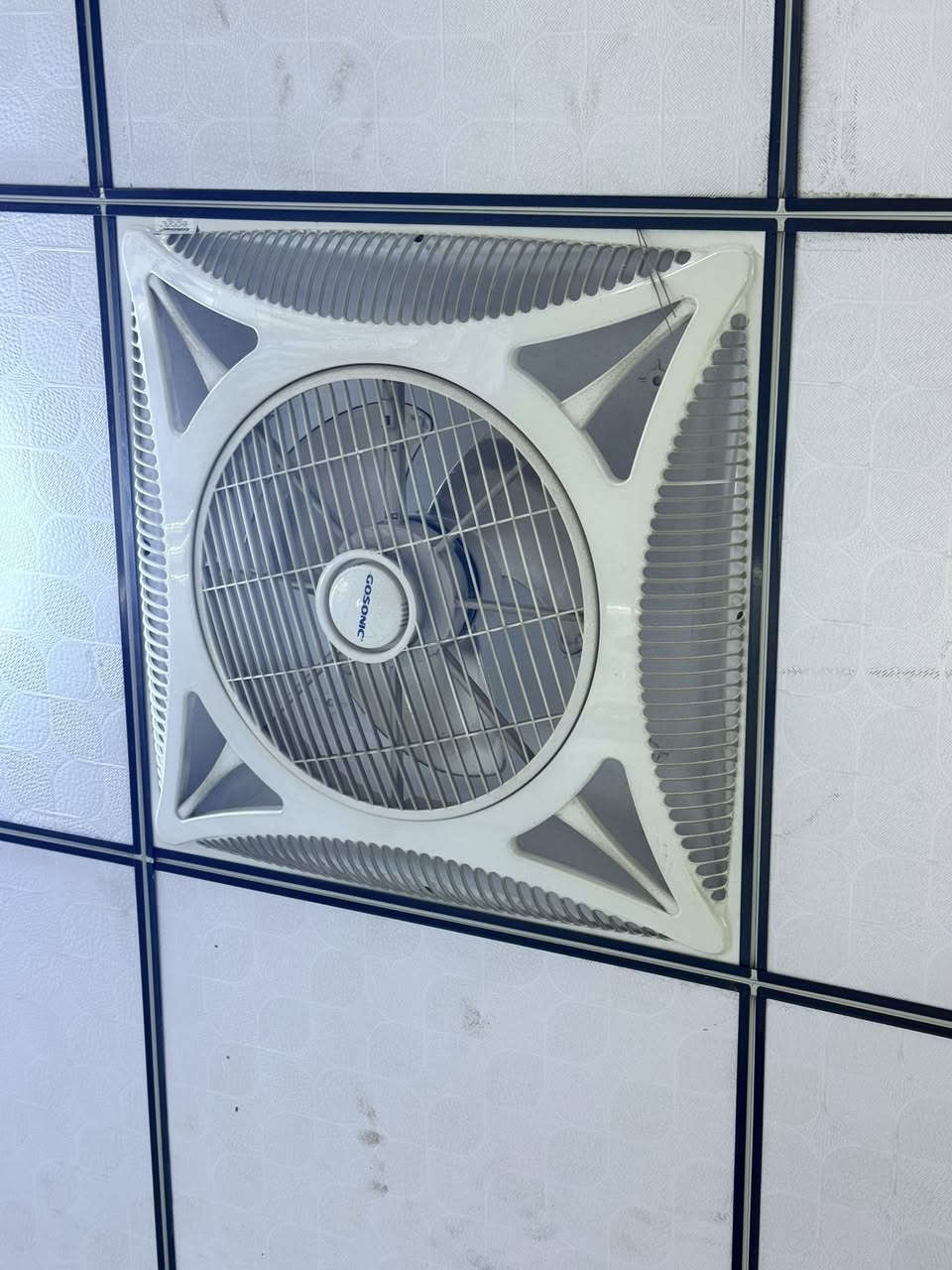 اغراض اسواق للبيع
رفوف سفينة  18 متر 

رفوف عمودية عدد 7 متر

رفوف تعليك

مراوح سقفيه عدد 10 

عربة تسوق عدد ٦

مضلة كهربائية عدد ٢

باب سلايد عدد ١

ميز كاشير   

الميز العادي

الحاسبه 

الباركود 

الجرار مال فلوس 

الجهاز قارى الأسعار 

نظام صوتي مكون من أربع سماعت و مشغل 

العنوان الدوره جمعيه خير الله مقابيل مطعم ليمونه

***********
