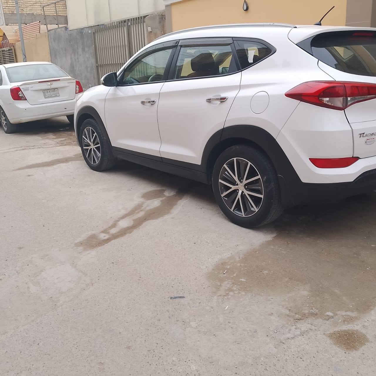 سلام عليكم توسان خليجي موديل 2017
مواصفات محرك الفين دوش شاشه كامره دواره مري شفط اشاير بامري تبريد قطعتين تحكم ستيرن جهتين كشنات جلد حاجب لد بلادي كشافات ضباب لد 5ويل كب سبير منازل ماشيه 93الف السياره مكفوله كفاله عامه رقم بغداد انكليزي للستفسار هذه الرقم *********** السعر 182
