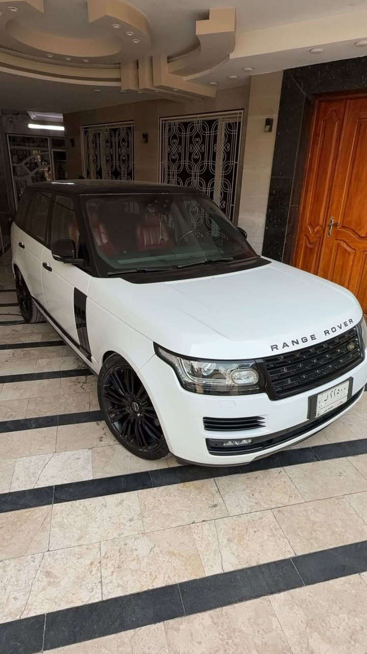 السلام عليكم 
للبيع أو مراوس
رانج روڤر ڤوگ 2017 أوتو 
وكالة سردار كفالة عامة من كلشي 
صبغ وتبديل وشخط كفالة المكينة والسوبر والگير
ماشيه 77 ألف كيلو فقط سياره نضيفة إلى درجه 
مواصفات الرانج ماتنكتب ولا تعد 
اي نقص مابيها السياره 
مكانها بغداد شارع فلسطين
للأستفسار عن السعر:***********
