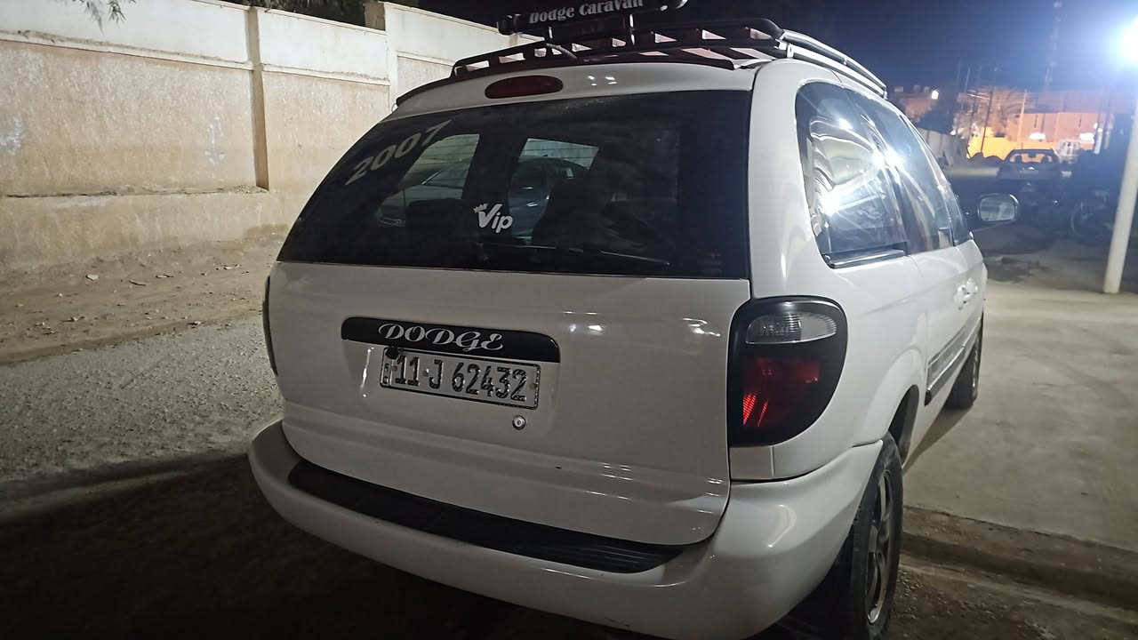 السلام عليكم
دوج كرفان 
موديل ٢٠٠٧
الرقم بغداد انكليزي بسمي 
محرك 3300 بيه خيط تبخير
تبريد قطعه وحده شغال 
تدفئه شغاله
السعر 72 وبي مجال 
الاتصال ***********
صدر امامي خلفي جديد 
تخم تايرات جديد
مصبوغه حزام

