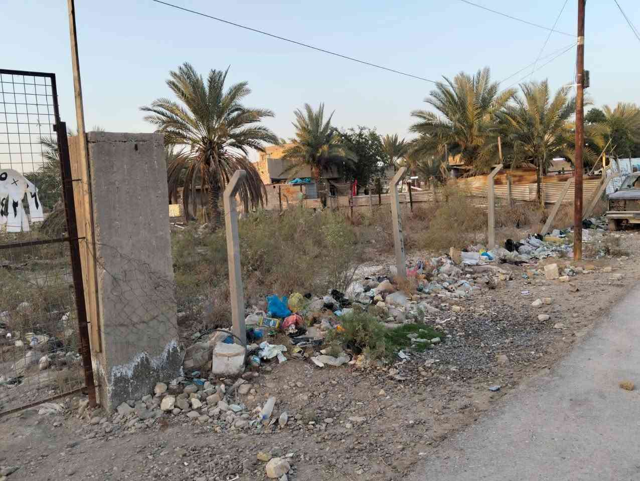 السلام عليكم ورحمة الله وبركاته أرض بمساحة ١٢٥٠ متر مربع نصف دونم واجهة ٢٥ نزال ٥٠ تحتوي على رفت بمساحة ٣٠٠ متر وتصعيد للبناء ارتفاع متر وتحتوي على ٣ دبلات طابوق العنوان: الدسيم حسينية شيخ وهاب قرب مضيف حجي هاشم المياحي للاستفسار الاتصال على الرقم الآتي:***********(أبو محمد)
الاتصال على رقم الهاتف لمعرفة سعر الأرض وشكرا.
