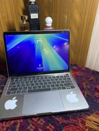 ماك بوك برو • ٢٠١٩ • نضيف كلش ٩٨٪