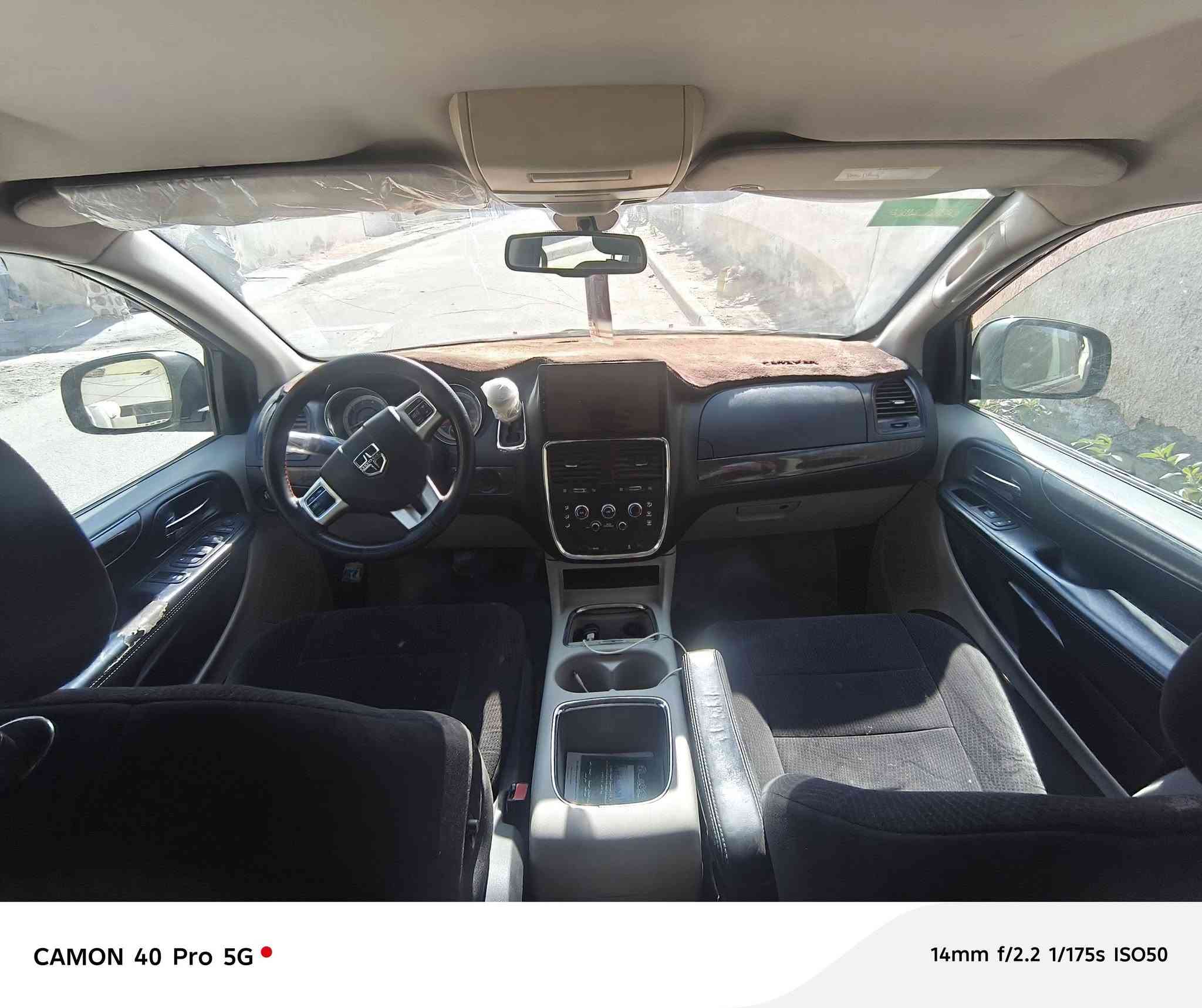 السلام عليكم
سيارة دوج كرفان مديل ٢٠١١ 
بيها مكينا ٢٠١٨  
سياره بدون حادث كلين ونضافه الكشر والداخل مثل ما موضح بصوره سياره مواصفات عادي 
البيبان تحكم يدوي 
بيها بعض النقوصات 
السعر 128
عنوان بغداد / الشعب 
الاستفسار ‏‪***********‬‏ 
‏‪‏
