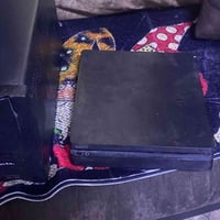 بلي مهكر+ يو بي اس + مستعمل للبيع ب200 قفله + يدات ثنين 07723195058