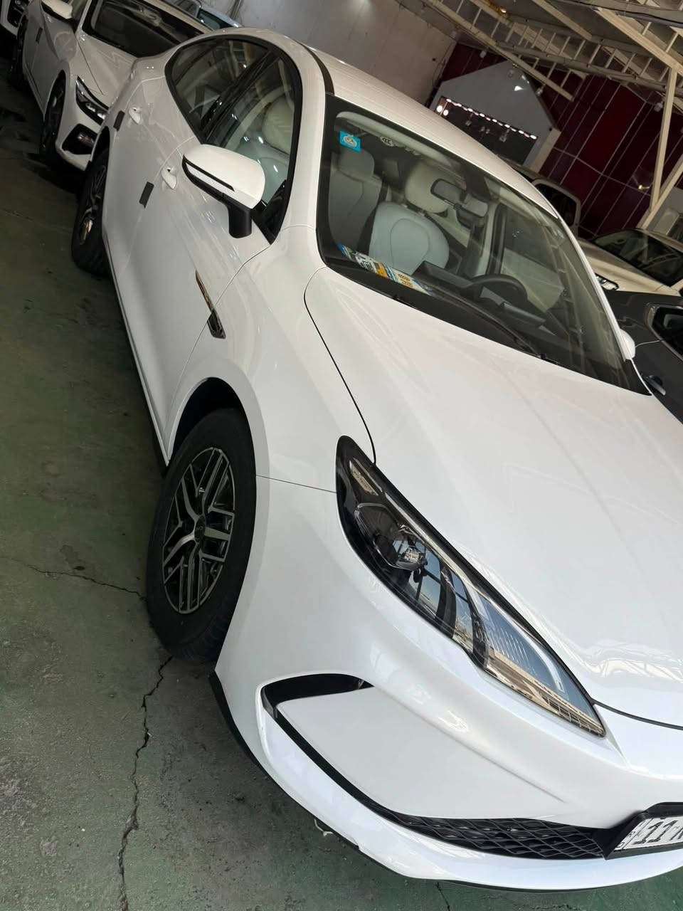 بي واي دي سيل 5
BYD seal 5 
ويل كروم مشيف
داخل جلد ابيض
كفاله عامة
 ماشيه ٢٣ الكلي
السعر ١٩١٠٠ وبي مجال قليل للشراي
***********
