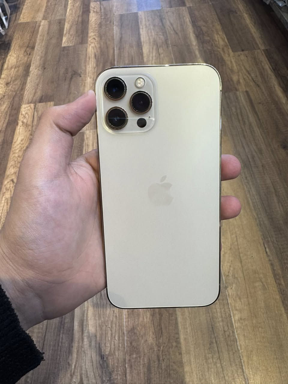 الي يدور شي مناسب وبلادي ونضيف ١٠٠٪؜
ايفون ١٢ برو ماكس  256GB 
بطاريه ٧٦٪؜🔋
(بلاديه) 
الجهاز نموذج M 
للأستفسار /*********** 
محمد 
وعندي توصيل موقعي بغداد الكرخ
