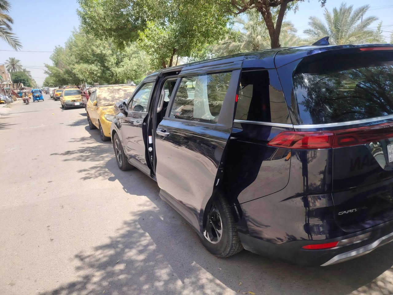 كيا. كرنفال 2024
مكينه 3000
تدفه وتبريد كشنات
تشغيل عن بعد 
ماشيه 11  الف بعده جديده
وارد امريكي حادثة قبق جنطه بس 
السعر 275 وبيه مجال
***********
