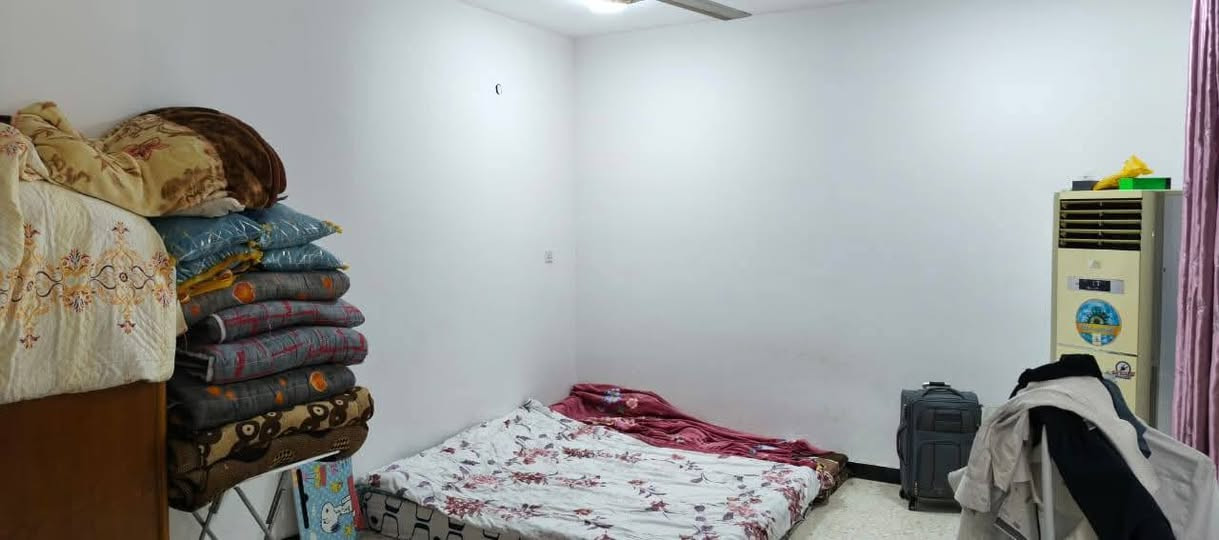 يوجد بيت طابو صرف
المساحة 200متر طابقين نوم 2 
شارع 80 محيزم 4 
مقابل المدارس قبل المدارس 
عل شارع 20
للاستفسار مراجعة مكتب الشارقة للعقار مقابل مسجد الرحمن الاتصال اوعبر المراسلة ***********
