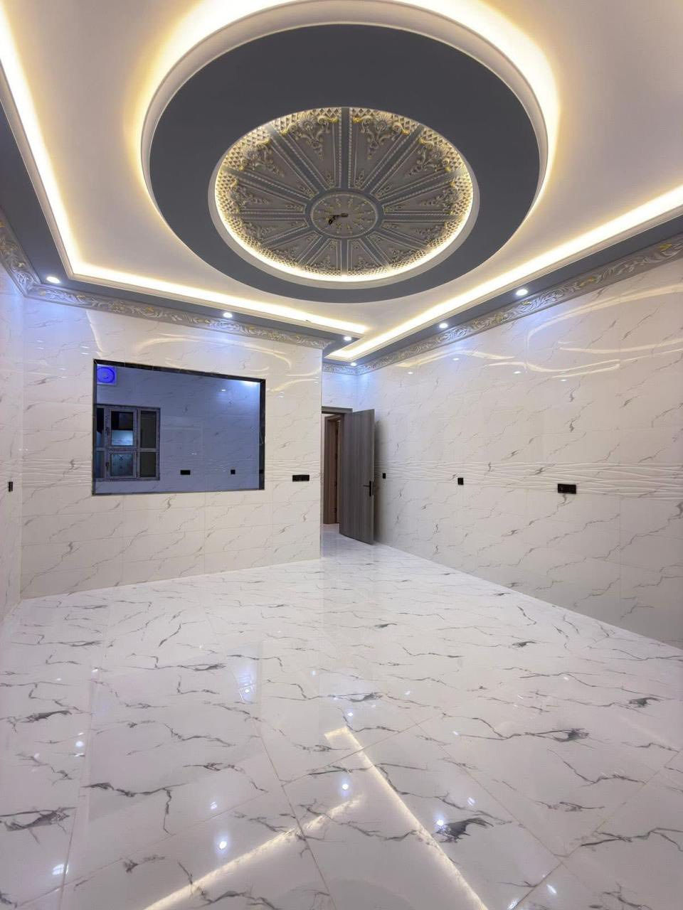 #للبيع دار سكني تكريت الديوم منطقة 11 الف🏰
#دار زيرو نظام ملكي🏰 فول مواصفات وجاهز للسكن 🏰
#مساحة 300  متر 🏠
#واجهة 10 م ونزال 30 م
#موقع دار مميز جدا بين شارع 40 وبين شارع 30 قرب شارع 60 وشارعه 15 متر
#واجهة الدار حجر حلان 🏰
#الدار كله سحب مغربي ملكي مع نقشات 🏤
#غرف نوم عدد 4 🛌 🛌
#صالة استقبال ملكي 🏰
#صالة وسطية ملكي عدد 2 🏰
#مطبخ حار وبارد ملكي 
#كراج للسيارة واسع 🚘🚘
#مجاميع داخلية وخارجية عدد 3
#حمامات داخلية نظام دفن عدد 2 🛀
#نظام تأسيس غاز دفن ونظام جزامه
#نظام تأسيس كامرات وانترنيت📹
#حديقة داخلية واسعة 🌲🌴🌳🌺⚘️
#ابواب خارجية قاصة درجه اولى
#ابواب داخلية تركي درجة اولى 
#سيراميك الدار  درجة اولى
#محجل ملكي
#مغاسل الدار نظام تعليق 
#السعر 225 مليون وقابل للتفاوض مع صاحبه مباشر 
#للاستفسار والتواصل على رقم *********** ☎️
