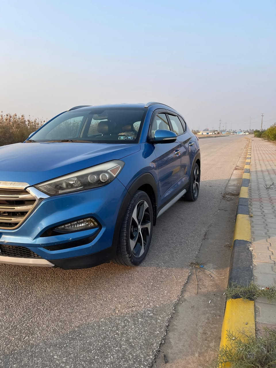 السلام عليكم ورحمة الله وبركاته
توكسان امريكي للبيع موديل 2017 
اللون جويتي 
شاشه كبيره 
تبريد بيانو 
رادار جانبي 
جنطه كهرباء 
جلد اسود بلاد 
كشن كهربائي بلاد 
تدفئه كشنات 
بصمه تشغيل وبصمه ابواب وجنطه 
مثبت  سرعه 
كيلو متر ٨٠ الف  mi  
سياره كلين بدون حادث 
دعاميه أماميه فقط بدون قطره صبغ 
العنوان بابل الحله 
السعر ١٤٨$ وبيه مجال بسيط
رقم الهاتف ***********
