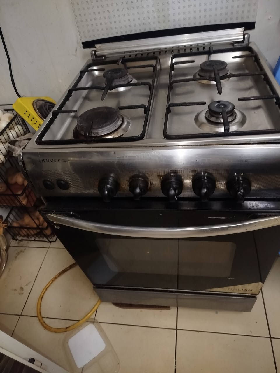 السلام عليكم اخوان  طباخ لبيع بحاله جيده كما موضح بلفديو كل عيونه والفرن شغال لكن عيب دكمه العين الجبيره تحتاج تبديل وباب الفرن مينسد كوله يحتاج تعديل بسيط لكن العيون شغاله وبحاله جيده السعر 60


**إذا كنت صاحب هذا الإعلان وتريد حذفه لأي سبب، رجاءا أرسل رسالة إلى الدعم الفني**