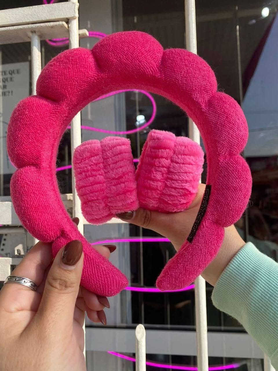 رجع توفرررررر 😍❤️

🌸✨ دلّلي نفسج✨🌸

سيت للعناية 😊 طوق + معاصم 😊
جربـي طوق الشعر ومعاصم اليدين 😍😍 المخصصات للعناية بالبشرة 💆‍♀️💖
طوق يبعد الشعر عن الوجه  
والمعاصم تمنع نزول الماء
وللتمكني بروتين عناية فاخرة 😍🛁🪞

📦 متوفرين بجودة عالية وتصاميم كيوت!
خلي عنايتج بنفسج متكاملة ومن دون تعب 😍 
متوفر ب 6 الوان 🩶🤍🩷🩵💜❤️

#الاصلي 💯✔️

🚘 يوجد خدمة توصيل لجميع محافظات العراق 4 الاف 🚘


**إذا كنت صاحب هذا الإعلان وتريد حذفه لأي سبب، رجاءا أرسل رسالة إلى الدعم الفني**