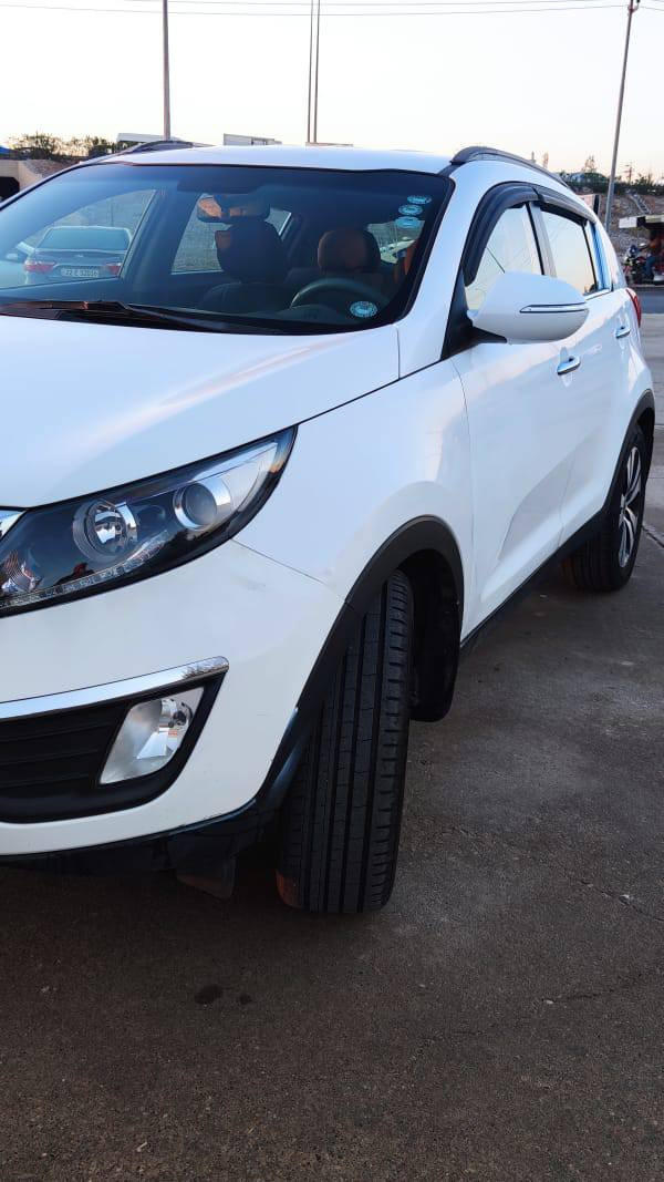 : سپۆرتاج .. مۆدێل 2013 
هەولێر / تایبەت
مەکینە / 2.4
ئاوێنە شەفت
ئاوێنە ایشارەت
یەدە نیکل
کامێرای پشتەوە
حەساسی پشتەوە
تەبرید
گێر تۆماتیک
سیستەمی دژە خلیسک
ویل کرۆم 
جام کارەبایی
سەنەوی ژینگەی تاکو 27/5/2027

سەیارەکە خەلیجیە و لە سفری لای خۆم بووە تاکو ئێستا زۆر خاوێنە و یەک دەست بووە .... تەنها دەرگای سایەق و دەرگای پشت سایەق بە درێژی یەک بست بۆیاغە وەکو ئەوەی دیاریم کردووە بە خەتی سۆر مەکینەو گێر بەشەرت 
سەیارەکە 200 هەزار رۆیشتیە 
تێبیتی / نرخی 150 وەرەقەو معامەلەیەکی کەم
: ژمارەی مۆبایل / ***********
۰۷٥۰٦۷٦۳۹۳۹ أربيل, العراق
