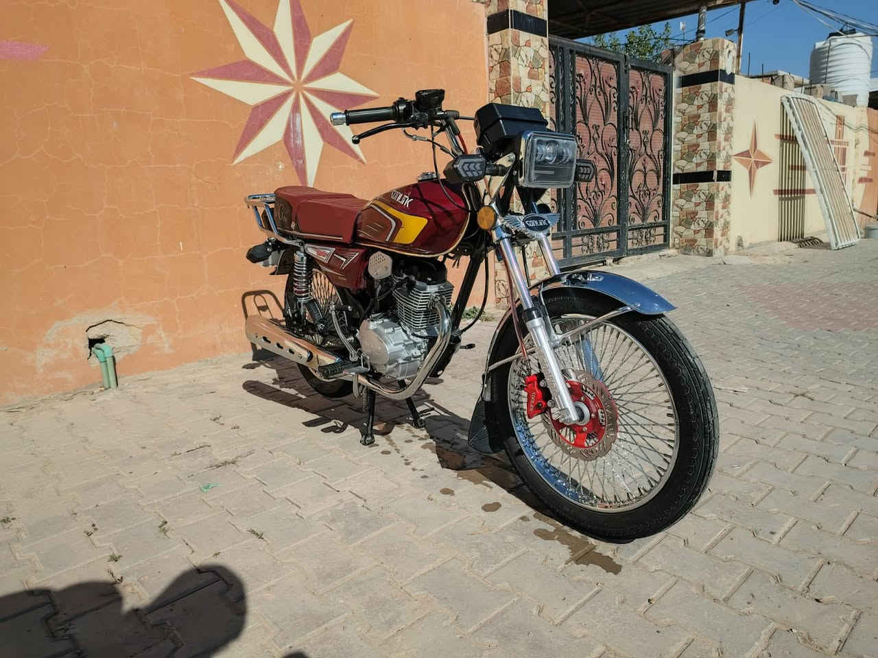 سلام عليكم 
دراجه تايكر ٥نمر
 موديل ٢٥ اصل 
مطابقه محرك وشاصي 
كفاله عامه اوراق كهربائيات 
مكاني ديالى دلي عباس 
شراي اتصل ***********
