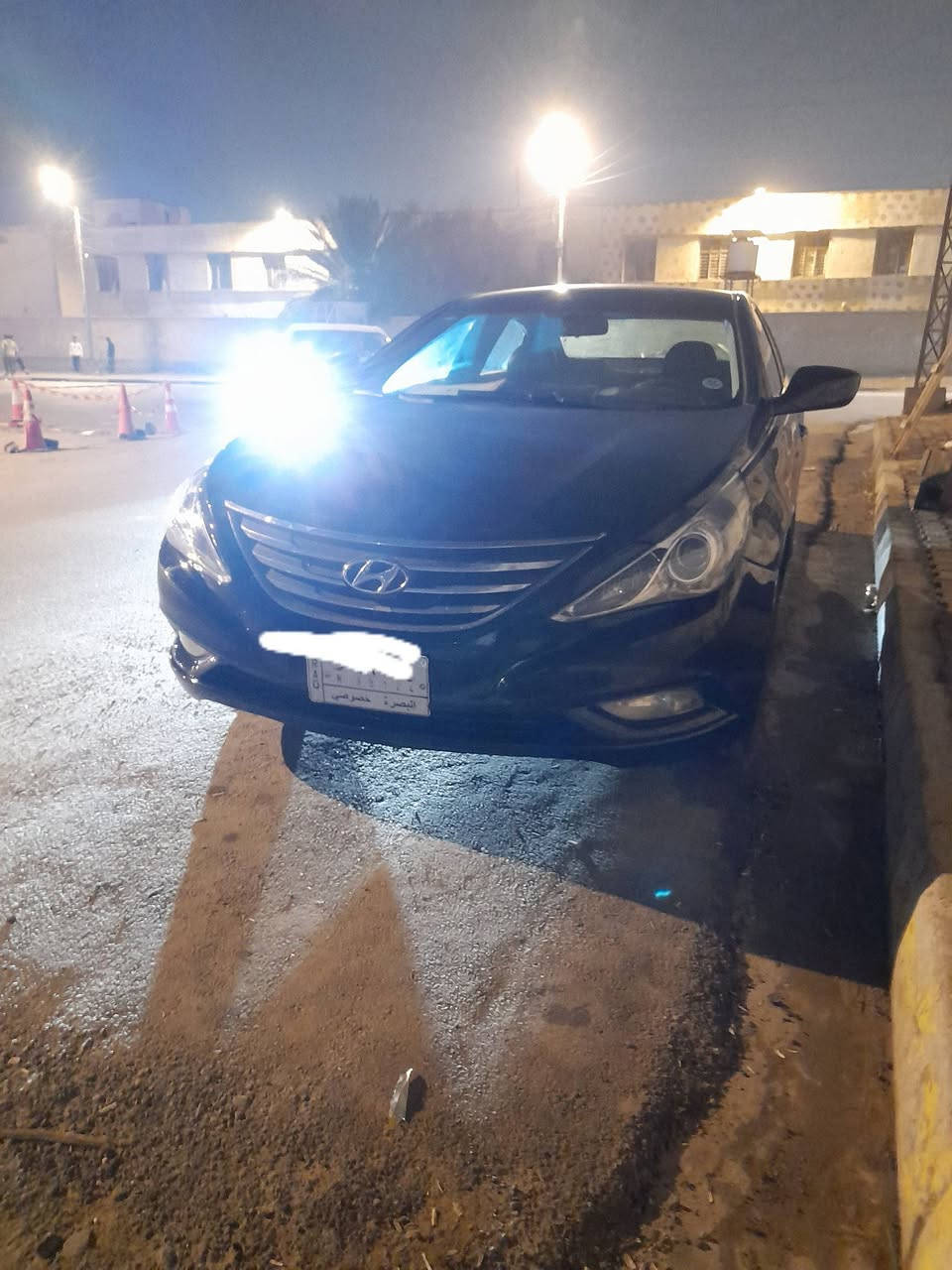 السلام عليكم 
سوناتا 2012 وارد كوري للبيع رقم بصره مكينه 2000 دوش مكينه وكير وحداديه وتبريد مكفولات البدي بي اكثر من قطعه صبغ بس بدون ضربه والوارد الكوري ماينكفل من الصبغ سياره سياره جديده وكامله من كلشي السعر 100ورقه وبيها مجال للشراي للتواصل ***********
