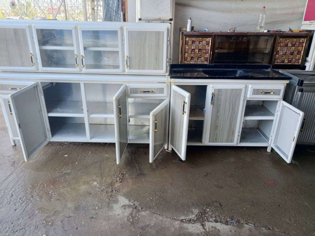 مستعد لشراء الكاونترات المستعمله .
متاح 
كاونتر المنيوم مستعمل يعوزه غسل .السنك كرانيت قياس 130 سم والارضي قياس مترين والملحق قياس مترين السعر 250 الف .سعر نهائي .العنوان قادسيه 2 قرب جامع ذياب العراقي 
***********
***********
متوفر واتساب
