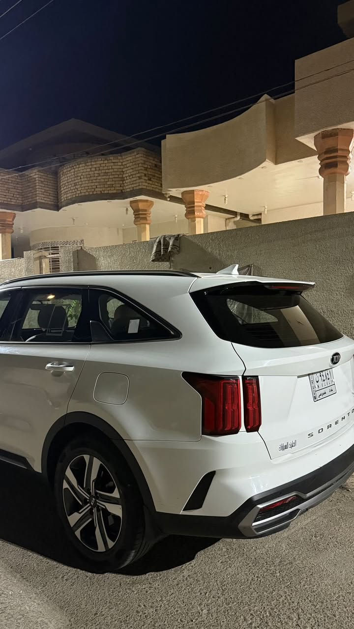كيا سورنتو 2021  ( خـليـجـي )
رقم بغداد
ماشية 89 الف كيلو 
كشنات مخمل
جام اوتو 
تحكم كراسي كهرباء 
مري شفط 
تبريد لمس 
وضعيات قيادة 
اوتو هولد
3 قطع تبريد 
قابلية طي المقاعد الخلفية 
فول تحكم ستيرن 
كامره خلفية دوارة 
حساسات امامي خلفي 
اشاير بلمري 
شاشة جبيرة 

السيارة خليجي 
المكان ميسان العماره.        ***********
