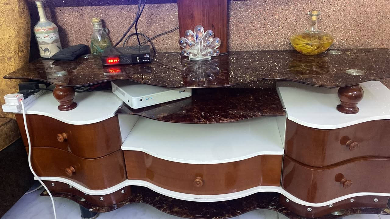 سلام عليكم غراض مستعمله للبيع ميز تلفزيون 200 بيه مجال وتخم ب 400 قفل وبرده 75 بيه مجال بسيط مكان حي جهاد *********** واتساب فقط
