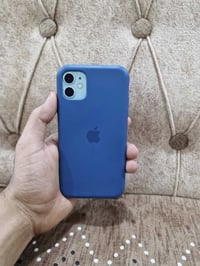 آيفون 11 64 • بطارية 100 • كاميرا مكسورة