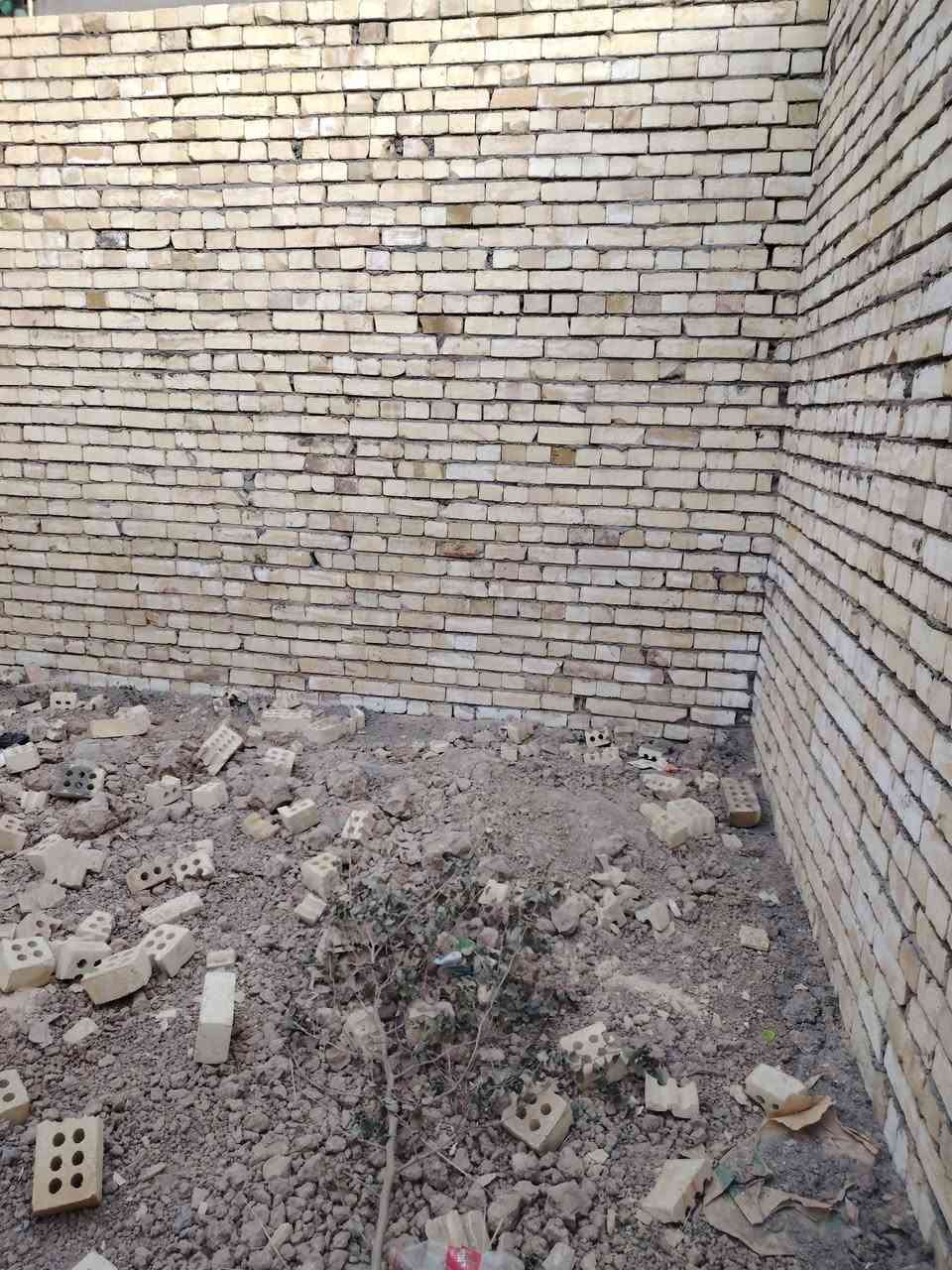 سلام عليكم هيكل البيع المساحه ١٧٠ غرفتين وصاله وستقبل ومطبخ وصحيات ٢ كربلاء طويريج الجمعيه شارع أبو حسين البقال ***********
